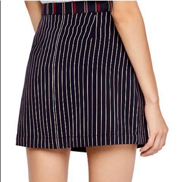 NWT BCBGeneration Striped Ruffle Pocket Mini Skirt Size 10 - Picture 2 of 10